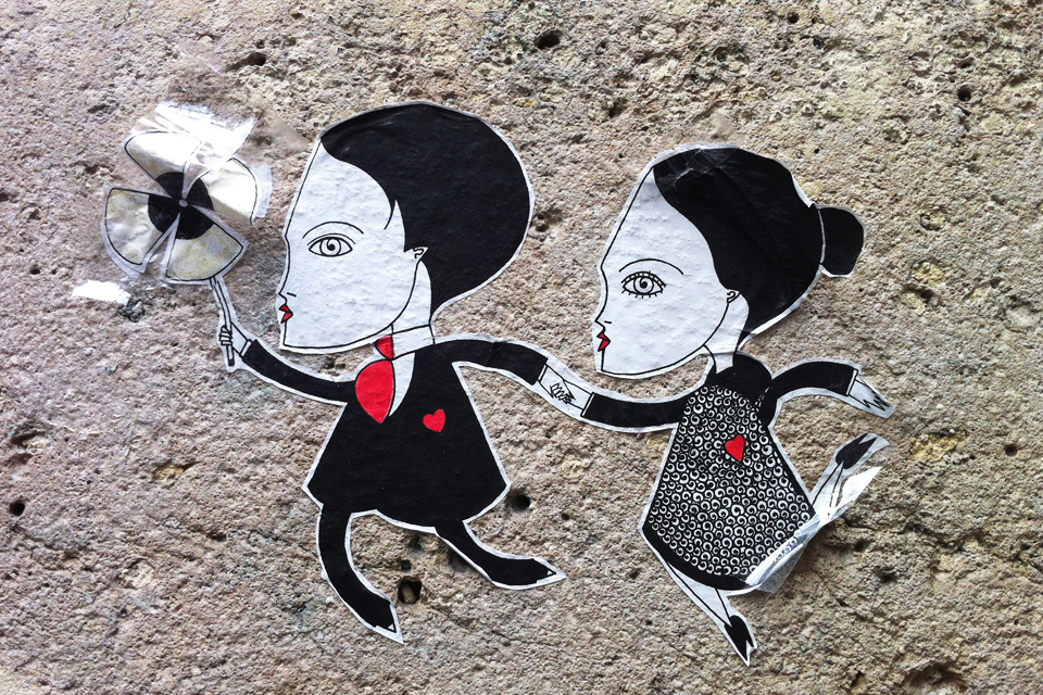 Un mur, du papier, Fred le Chevalier!